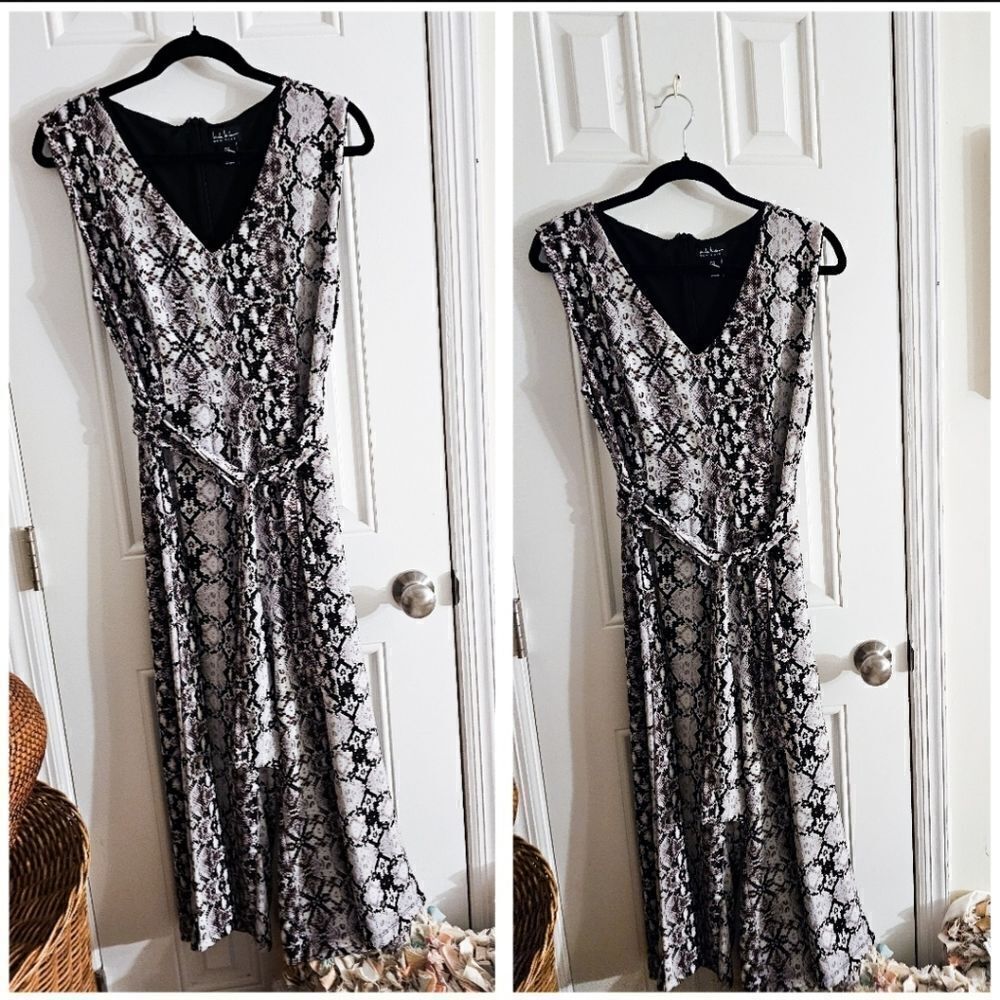 New Nicole Miller Reptile Cropped V- Neck Sleeveless Zipper Back Jumpsuit.
